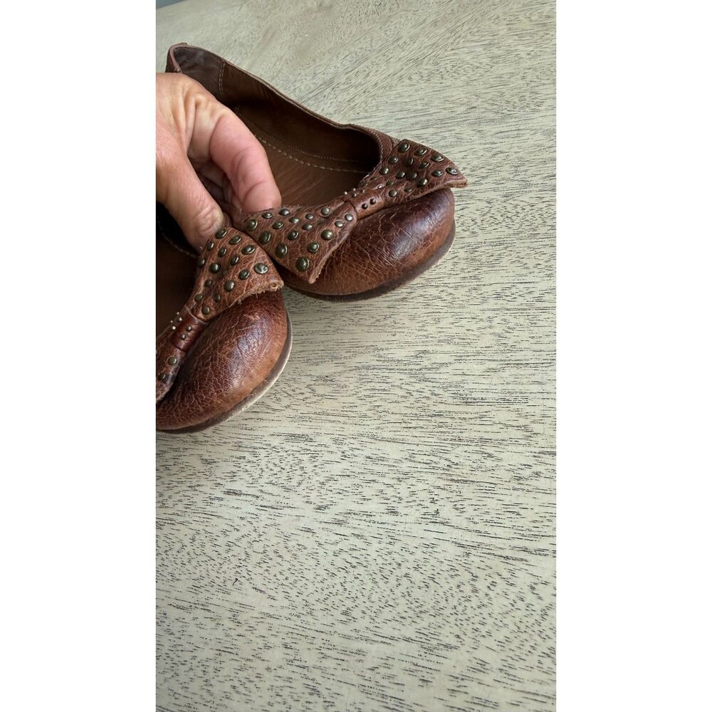 Frye Brown Leather Ballet Flats Studded Bow Distressed Western Boho Shoes - Picture 4 of 6